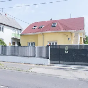 Apartament Hi-bp Garden City Batsanyi 3 Rooms, Upstairs Near The City Train With Free Parking, Budapeszt